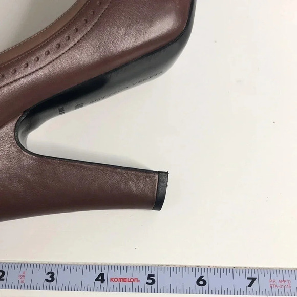BOTTEGA VENETA BROWN Leather Heels - Picture 8 of 8